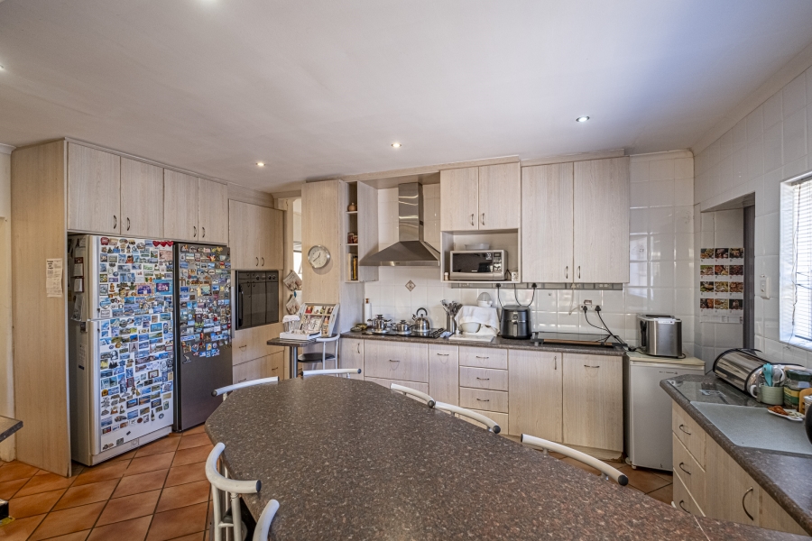 4 Bedroom Property for Sale in Summerstrand Eastern Cape
